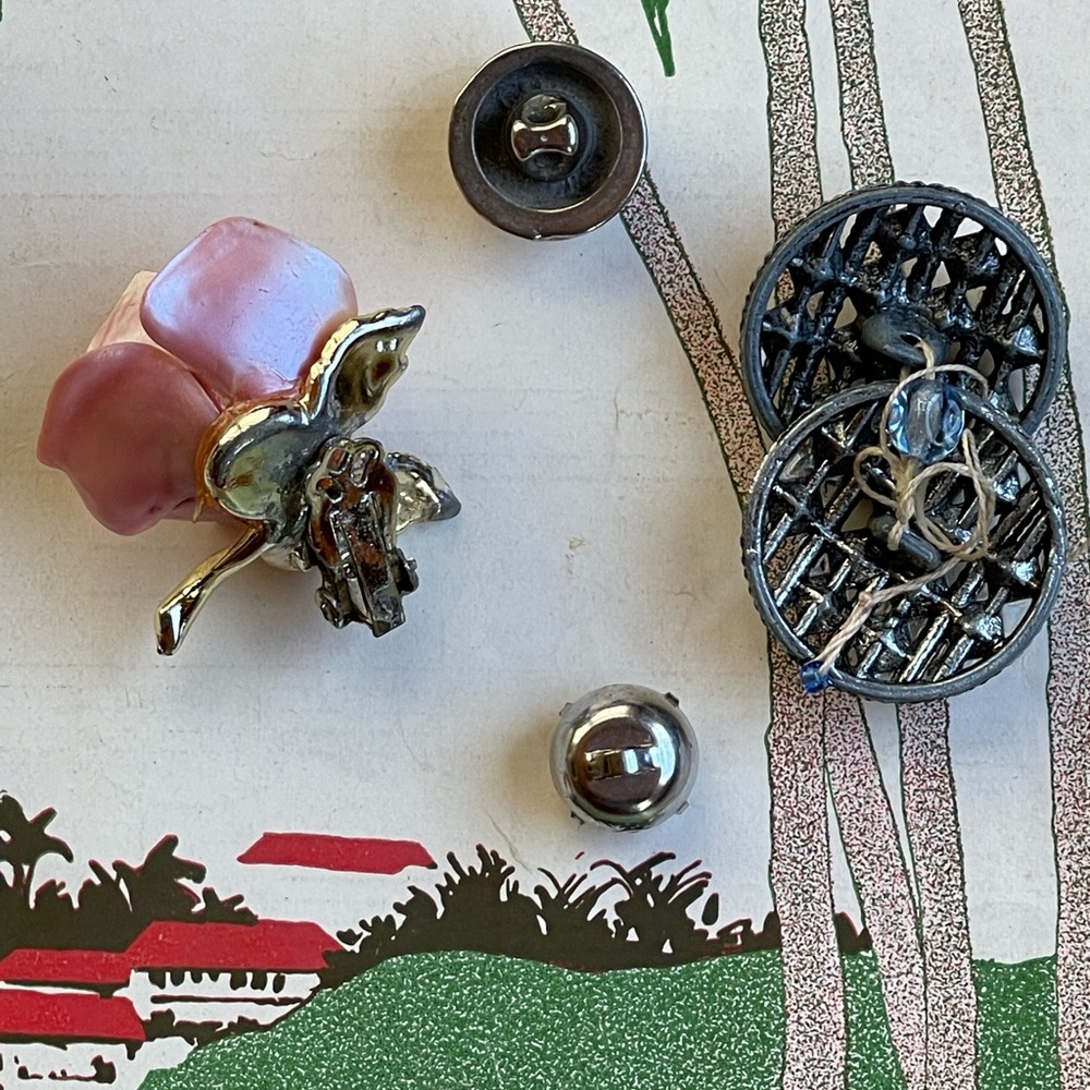 Vintage buttons single earrings pendant locket crafts! - Picture 3 of 12